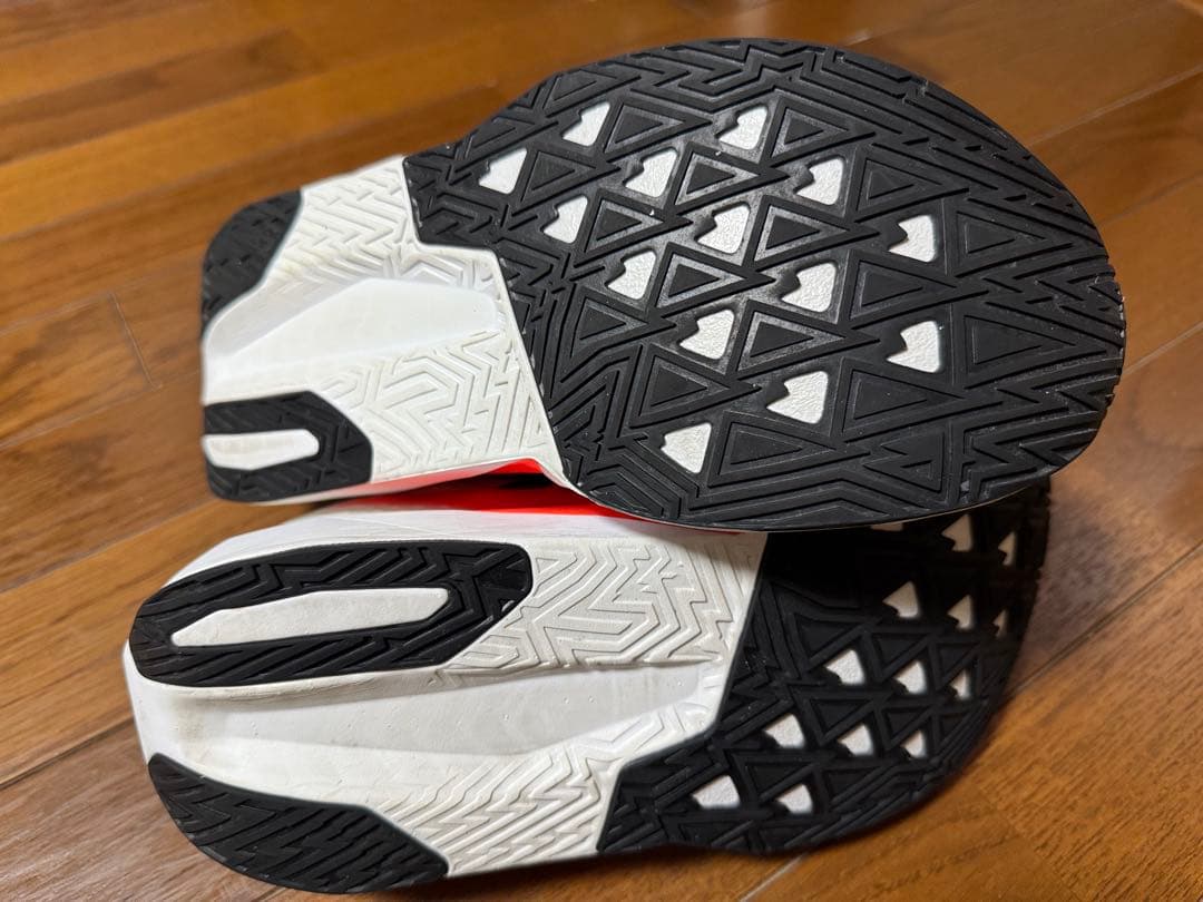 ニューバランス　FuelCell Rebel v5 26㎝