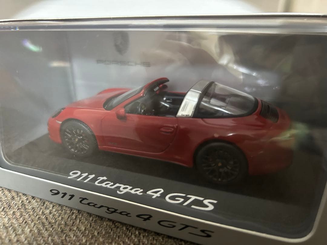 ポルシェ　991.1 targa4 gts ガーズレッド　1/43