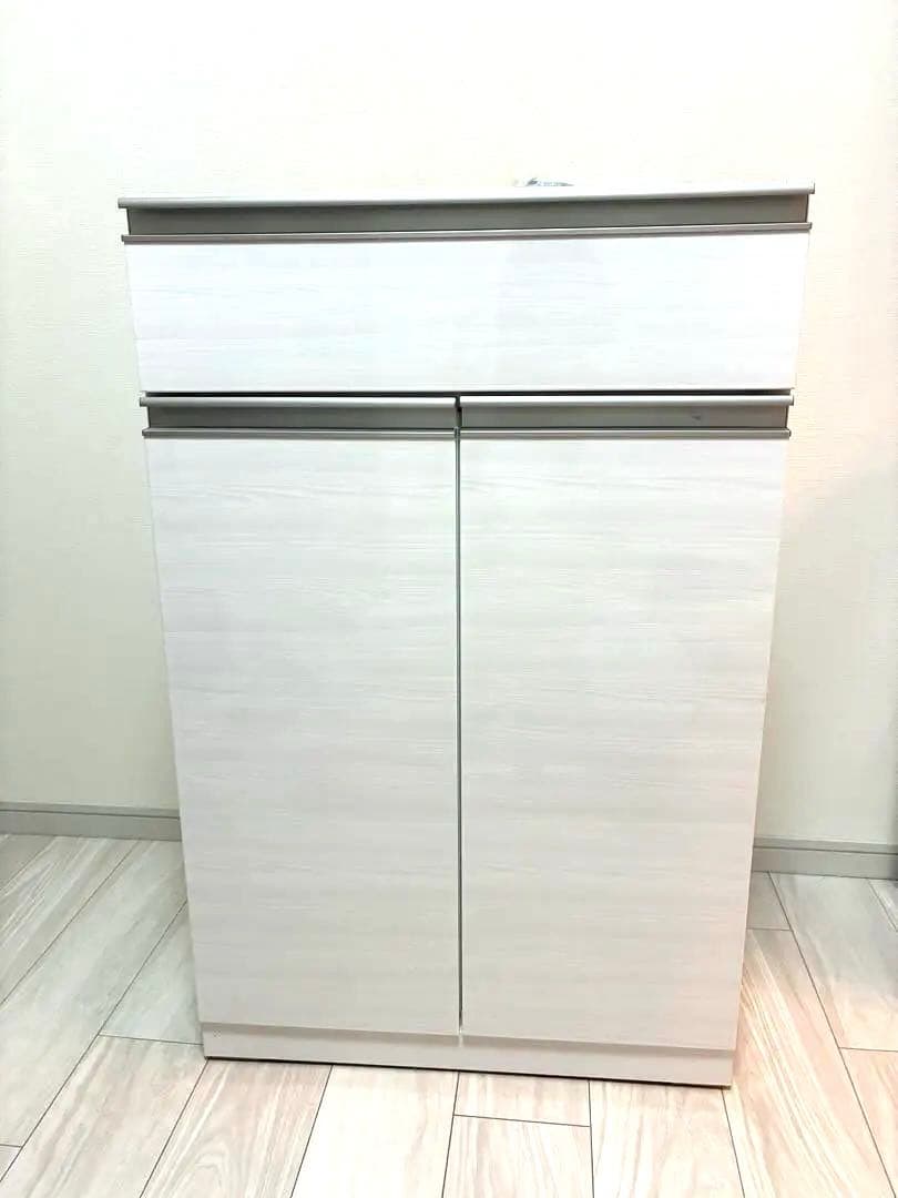 【匿名たのめる便発送】ニトリ　リガーレ　下台カップボード　1/4までお値下げ！