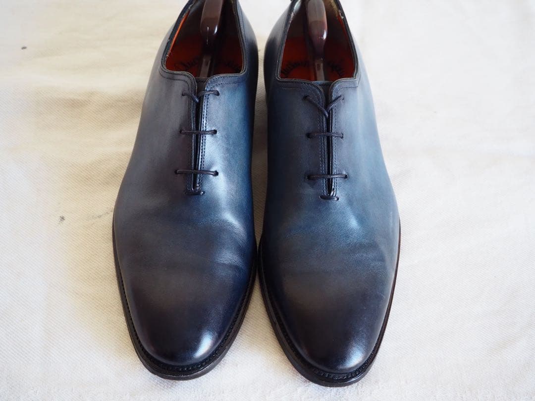 靴 Santoni Navy hole cut dress shoes