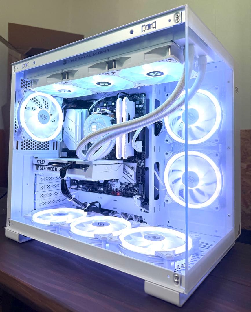 白色ゲーミングPC RYZEN7 5700X RTX5060 32GB