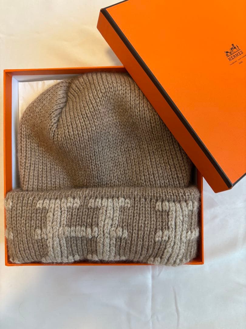 美品HERMÈS カシミヤべージュ系ニット帽