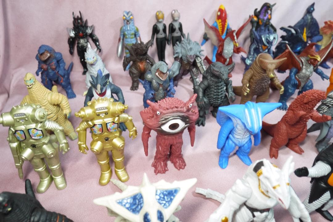 ウルトラ怪獣シリーズ500　怪獣ソフビ　66体