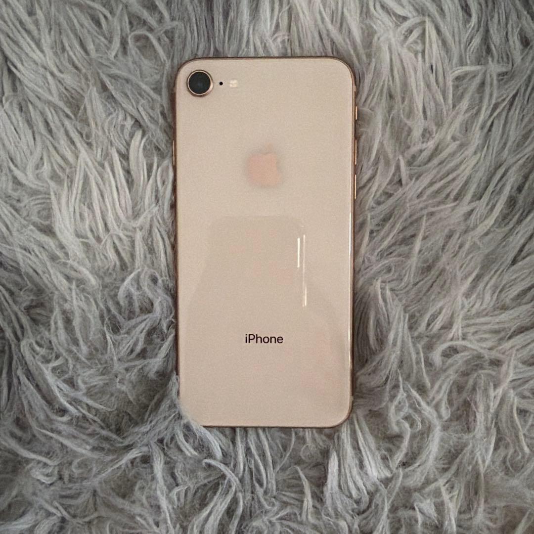iPhone 8 ゴールド