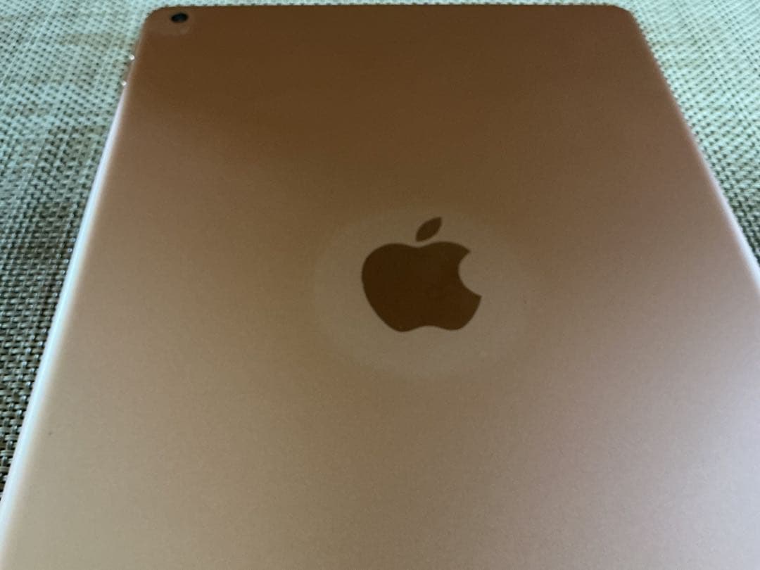 Apple iPad 第7世代　32GB 外箱、保護フィルム、ケース付き