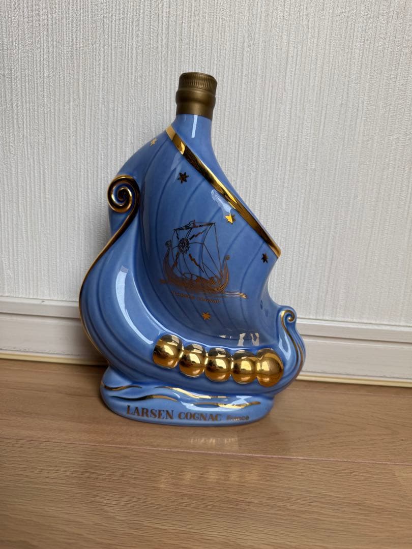 未開栓 LARSEN ラーセン コニャック INVINCIBLE 陶器ボトル