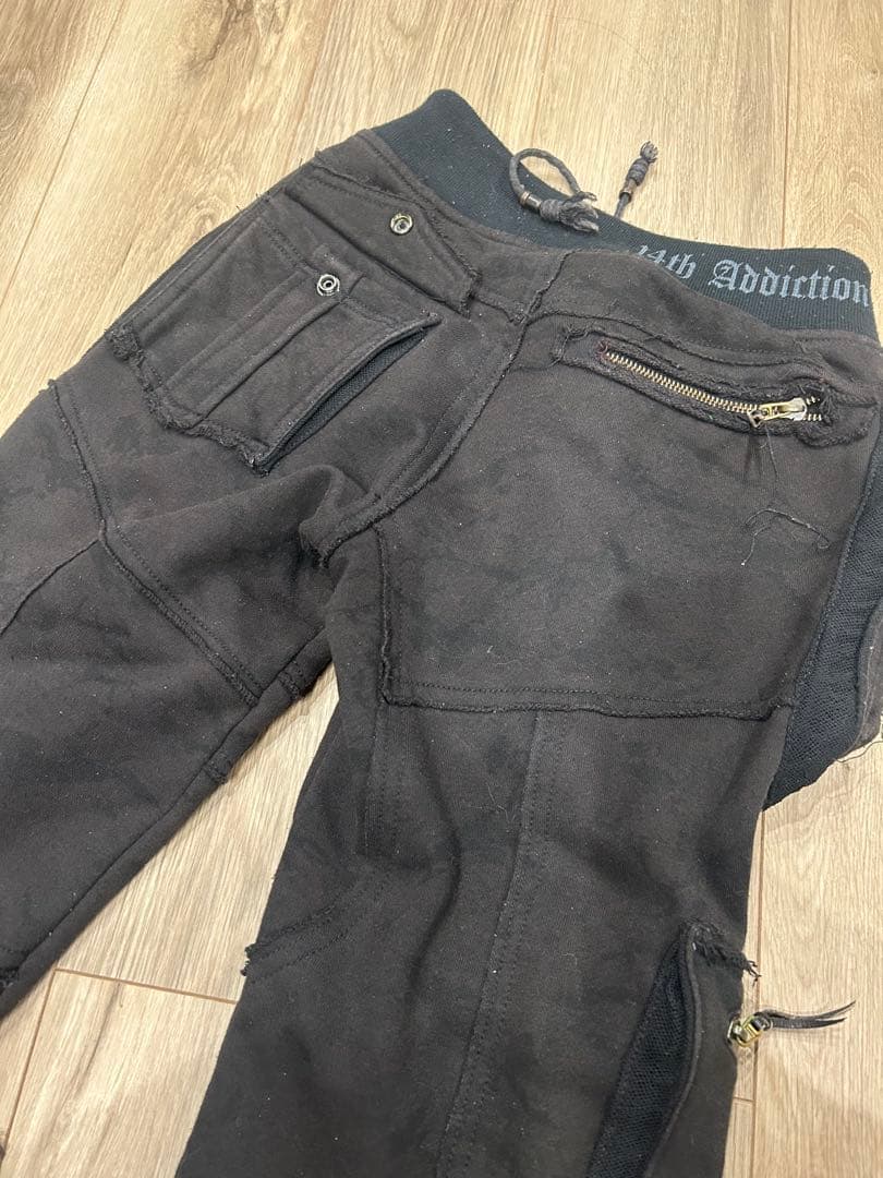 14th addiction スウェットパンツ