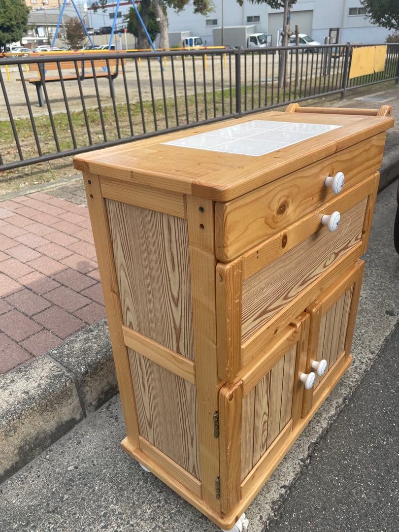 カントリー調　木製キッチンワゴン 引き出し付き