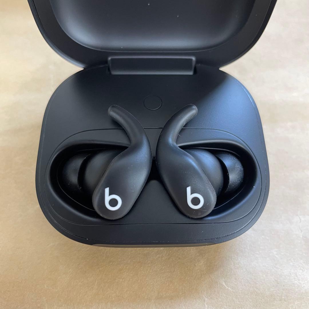 Powerbeats Fit ブラック