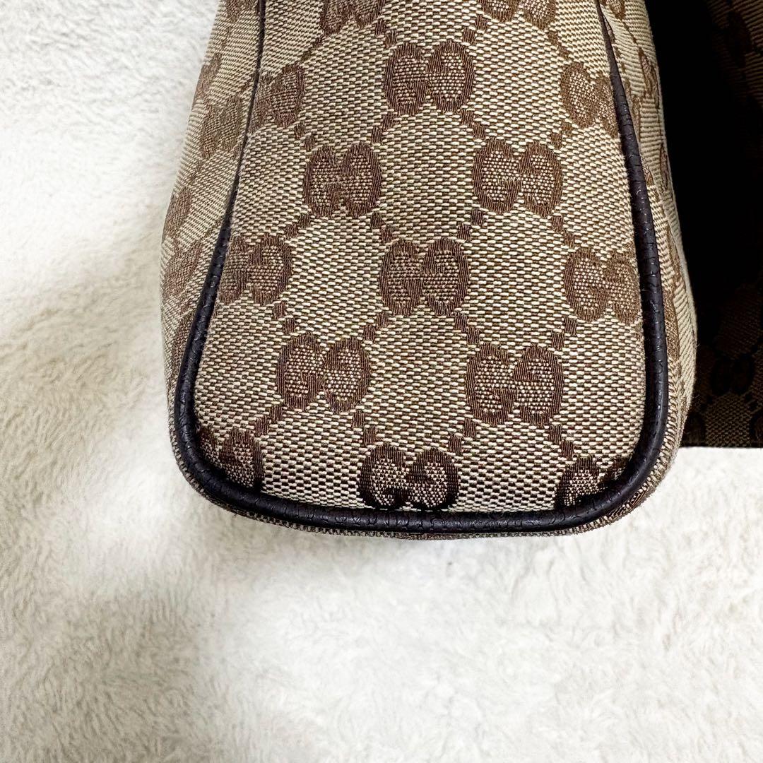 グッチ　メッセンジャーバッグ　GG 総柄　キャンバス　レザー　本革　ベージュ