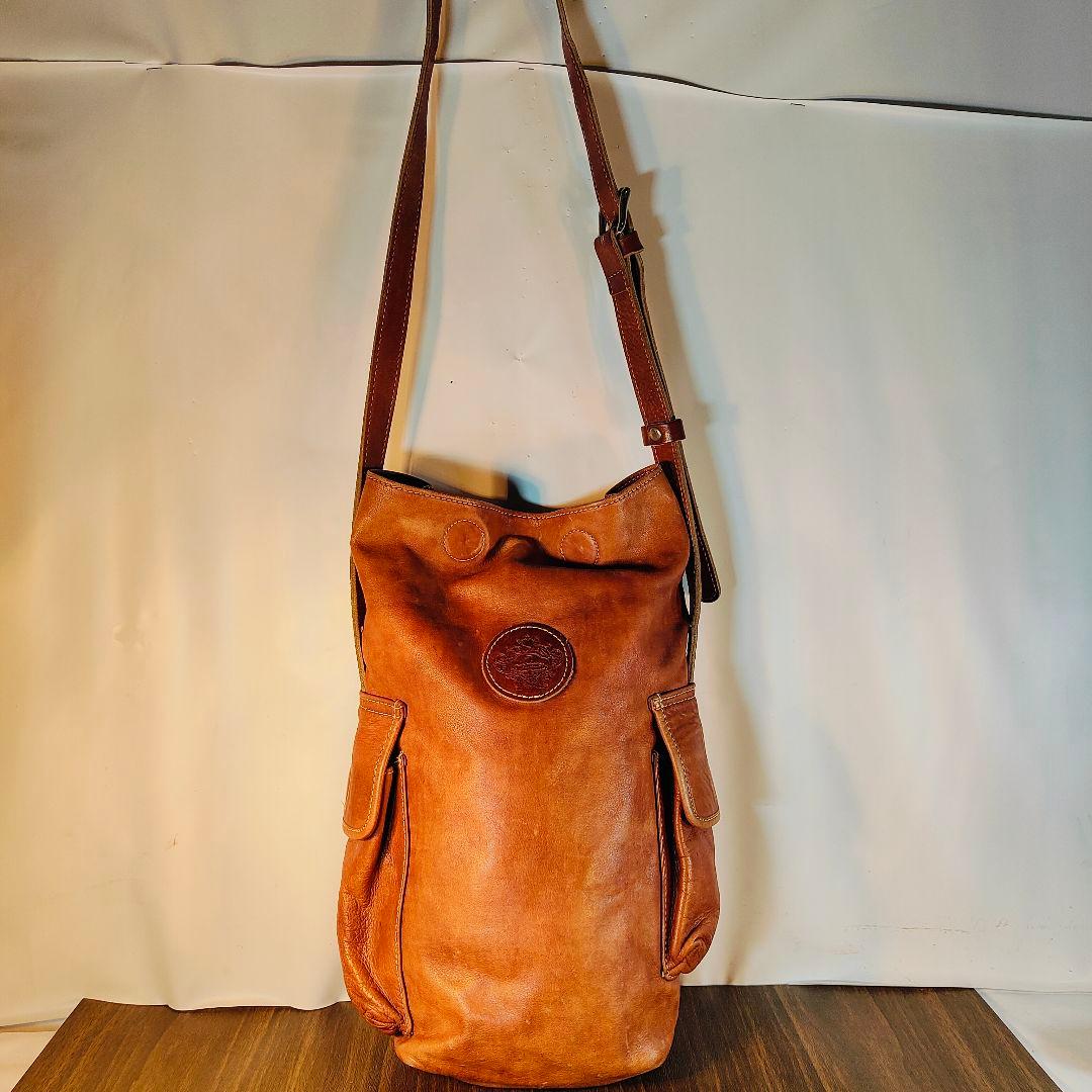 【極美品】オロビアンコ　イタリア製　高級レザーショルダーバッグ　本革 正規品