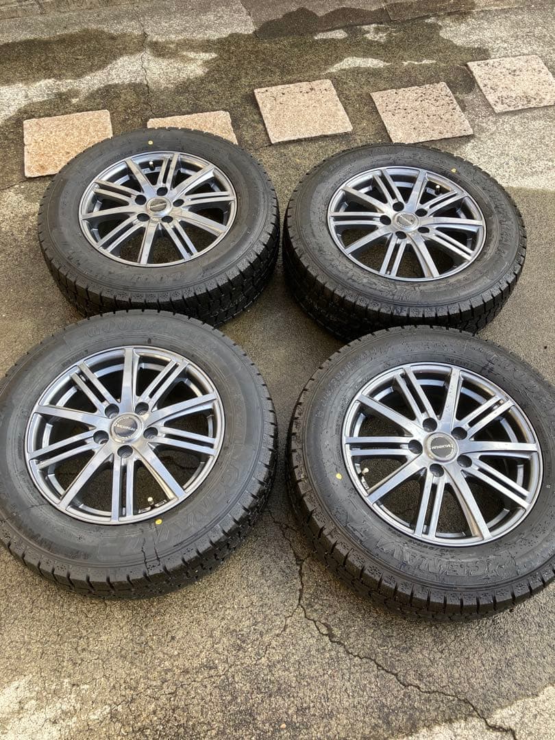 スタッドレスタイヤ215/65R16 タイヤ・ホイールセット 4本