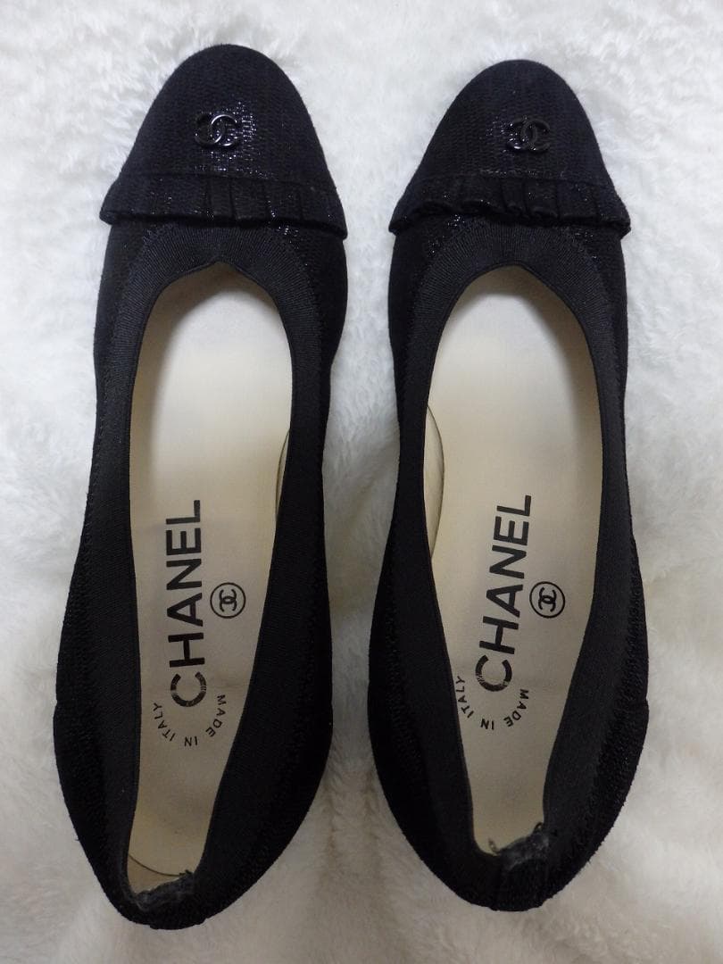 シャネル　ブラックレザー　ローヒールパンプス　21.5㎝　美品　シューケース付