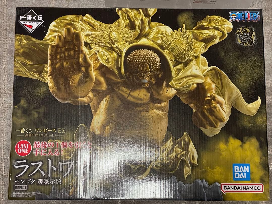 ワンピース センゴク 彫像 ゴールド