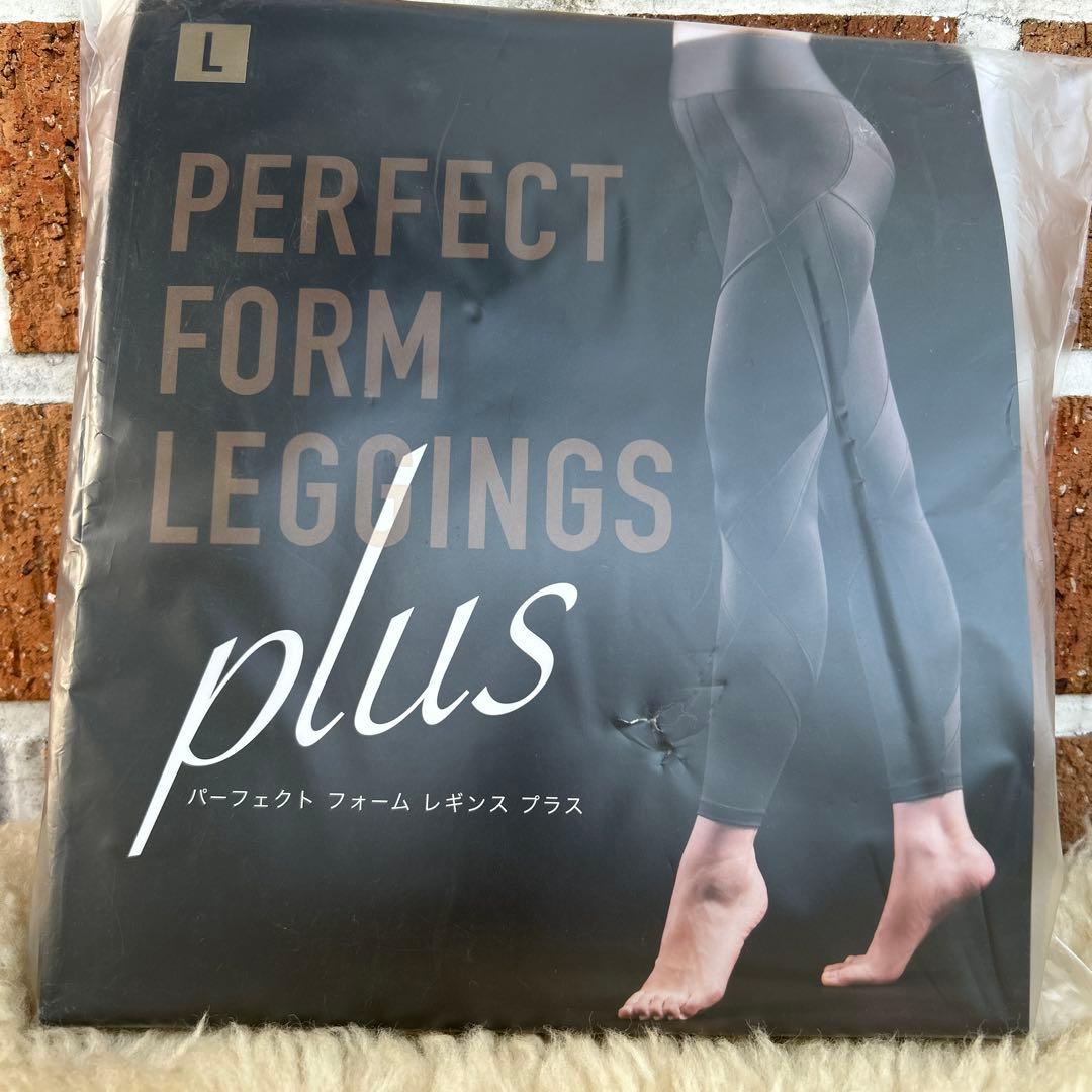 新品未使用 Rintosull LAVA パーフェクトフォームレギンスプラス Ｌ