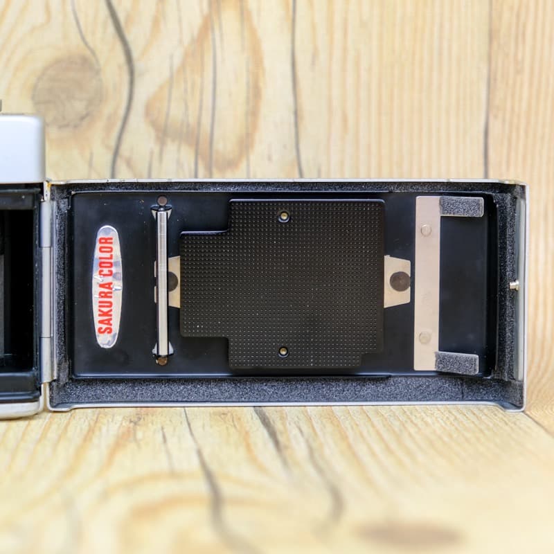 【整備品】美品 KONICA C35 Flash matic 貼り革はC35