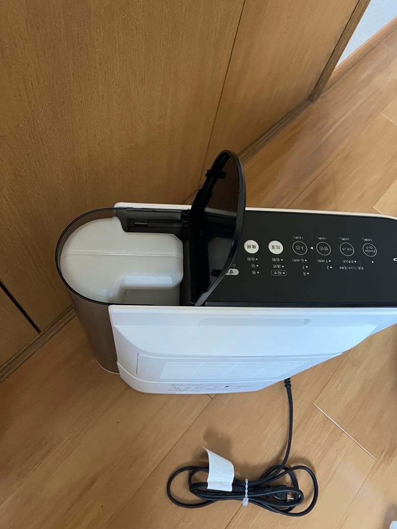 SHARP セラミックファンヒーター (HX-RK12-W)