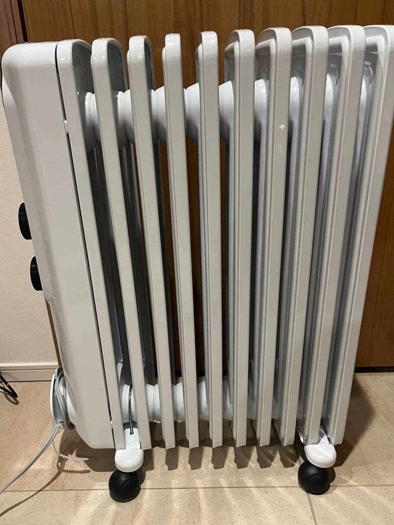 美品デロンギ アミカルドRHJ35M1015‑BK オイルヒーター 冬にぴったり