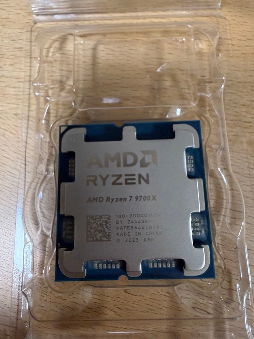 q*q様 AMD Ryzen 7 9700X CPU