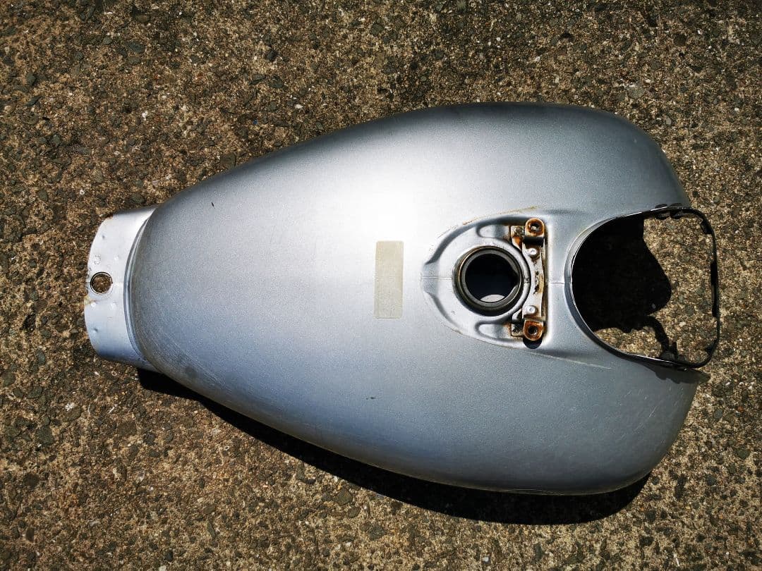 マグナ250 燃料タンク　シルバー