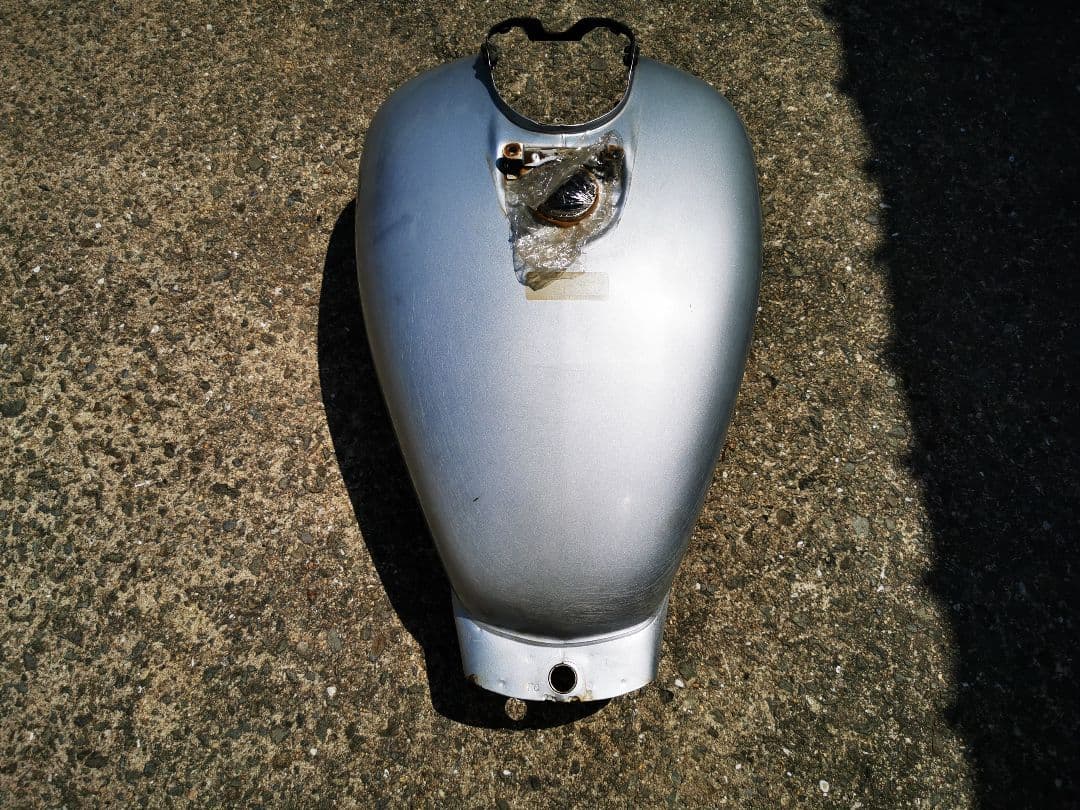 マグナ250 燃料タンク　シルバー
