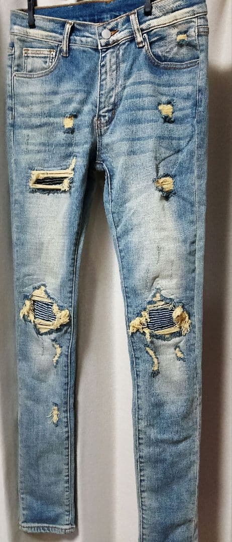 ミニマルスキニーデニム ダメージ加工　30インチ