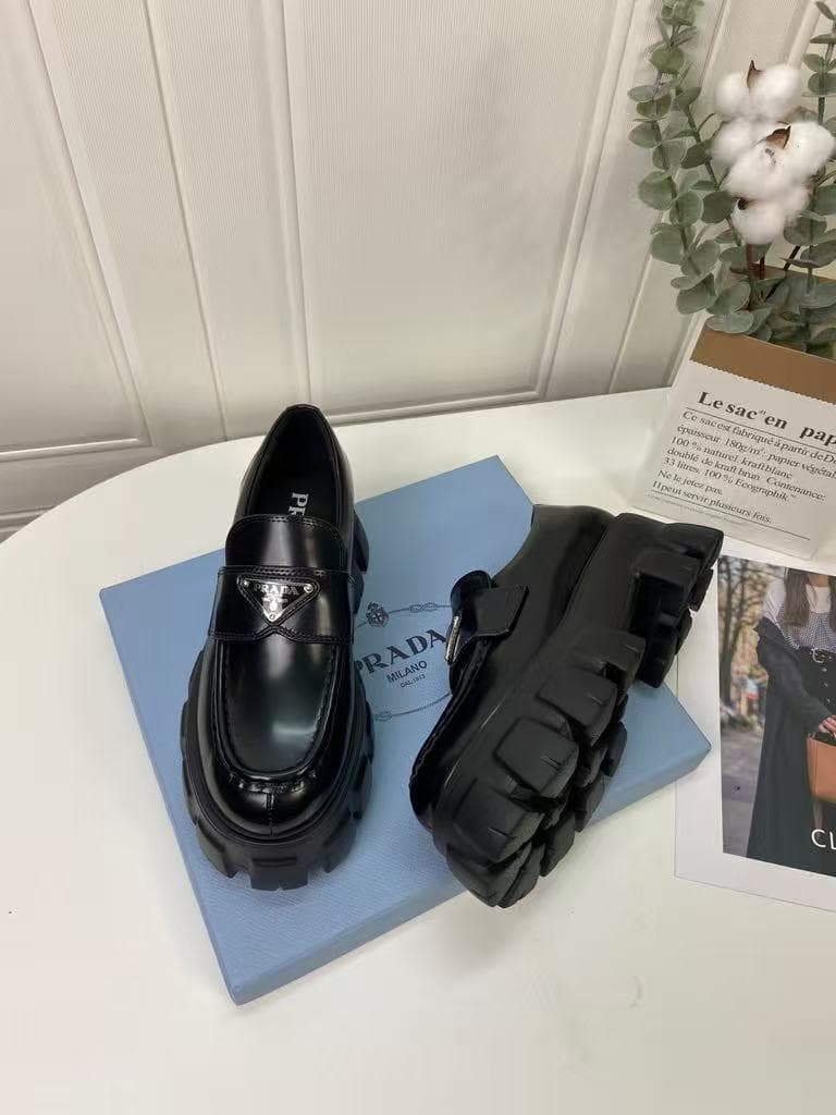 大人気極美品 PRADA ブラックレザー 厚底ローファー☆36