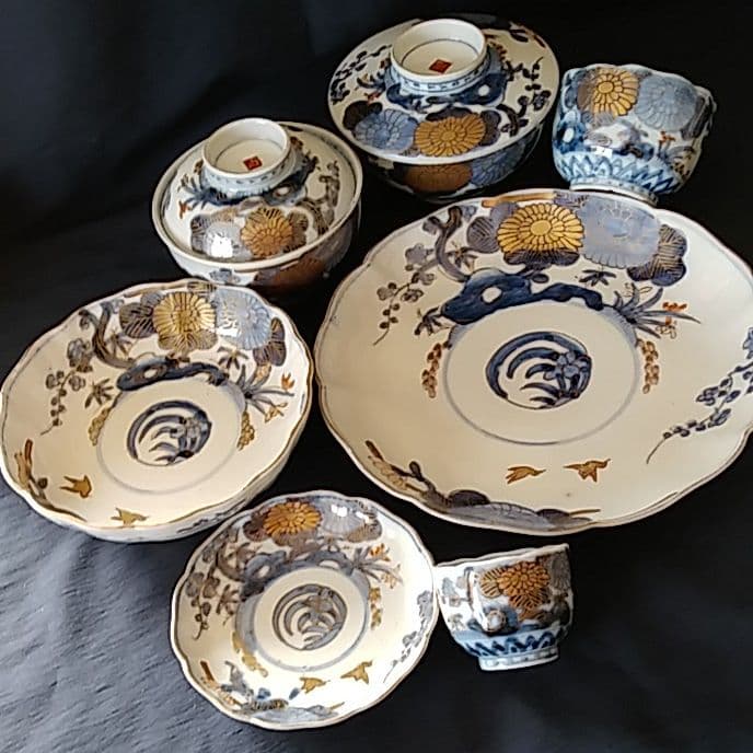 「ご成約者」です。 「同じ絵柄で、7通りの食器！」古伊万里皿7種類