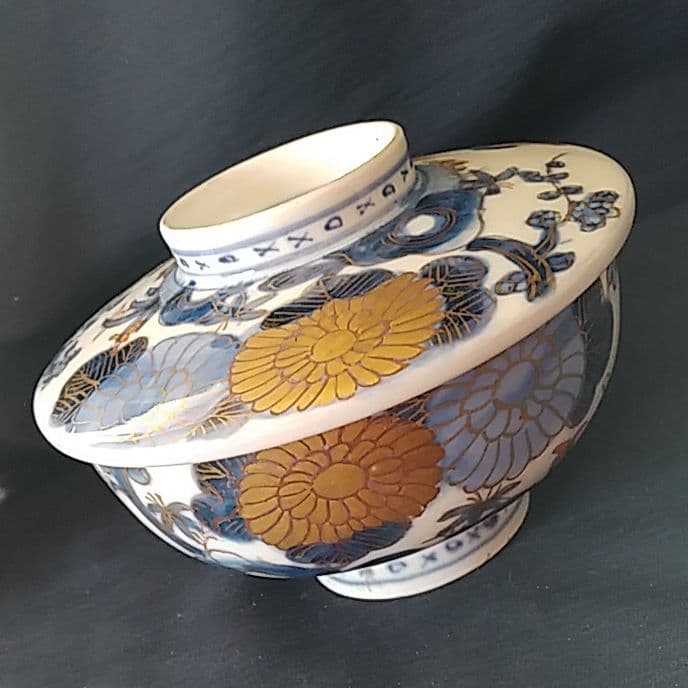 「ご成約者」です。 「同じ絵柄で、7通りの食器！」古伊万里皿7種類