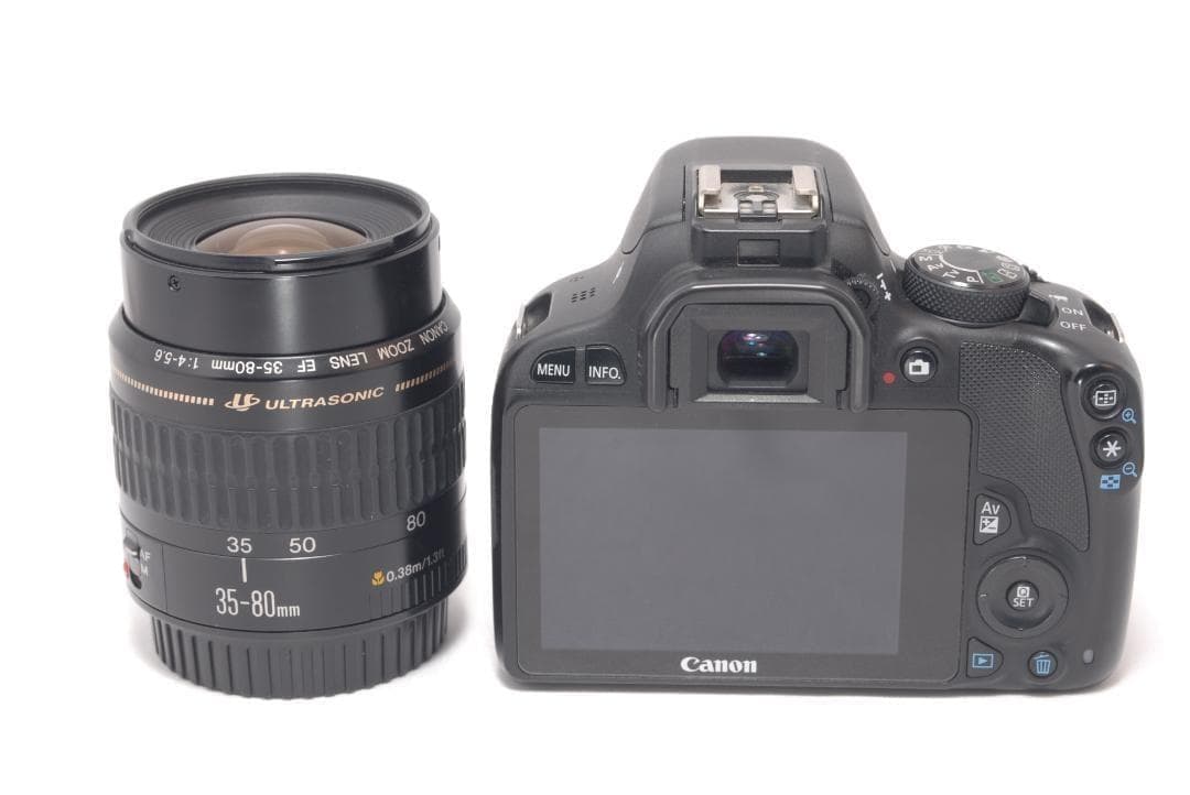 ⭐️コンパクト＆高画質⭐️Canon Kiss X7 キャノン　デジタル一眼