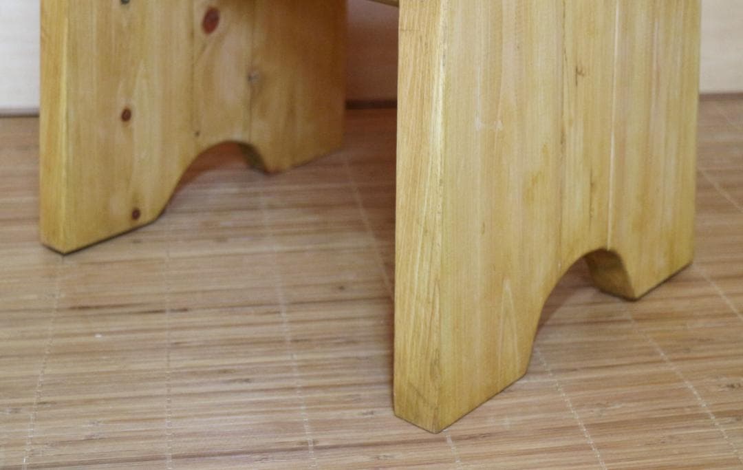 ハンドメイド　スツール　天板青森ヒバ　脚板ヒノキ　踏み台/飾り台/椅子etc