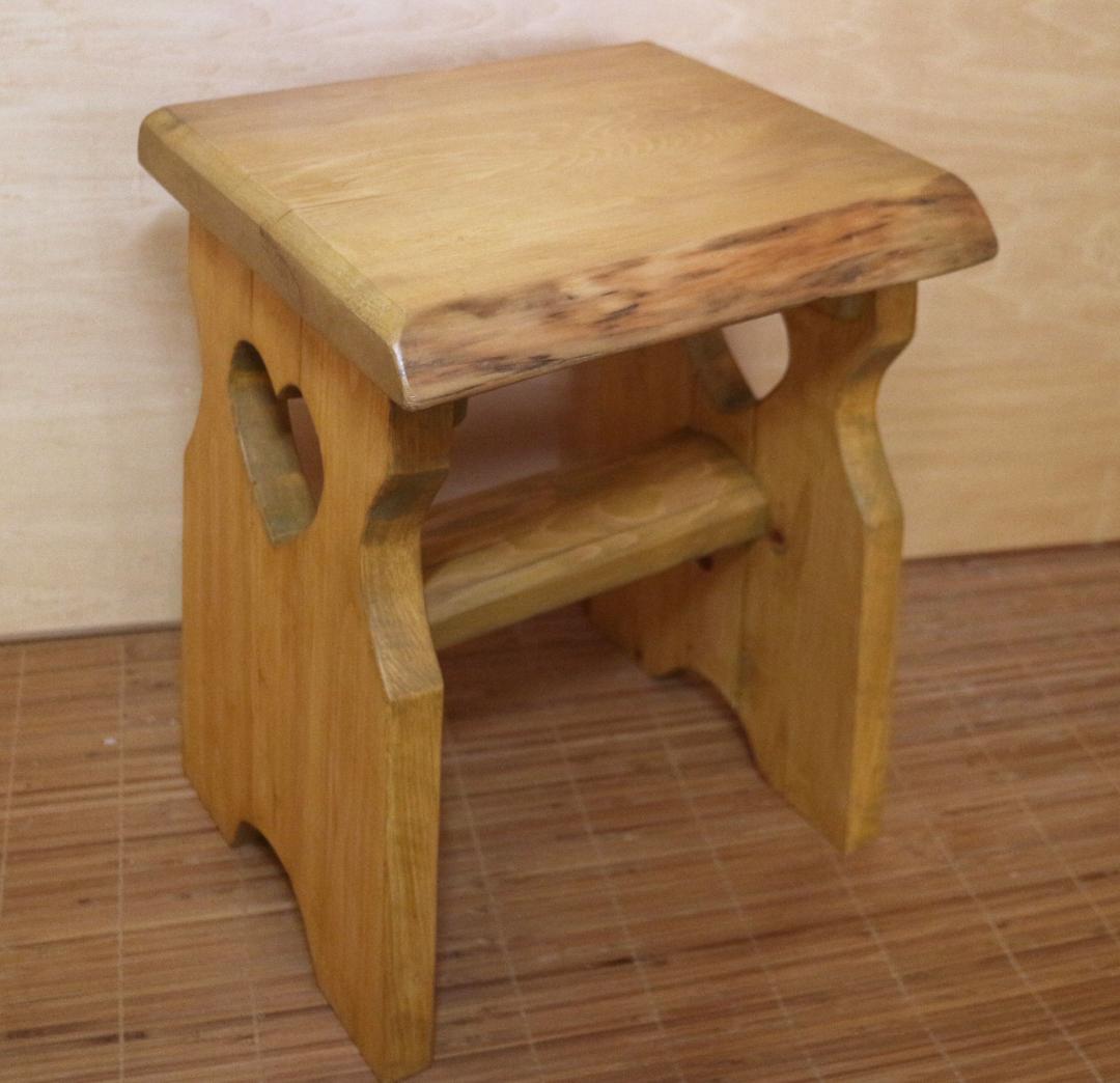 ハンドメイド　スツール　天板青森ヒバ　脚板ヒノキ　踏み台/飾り台/椅子etc