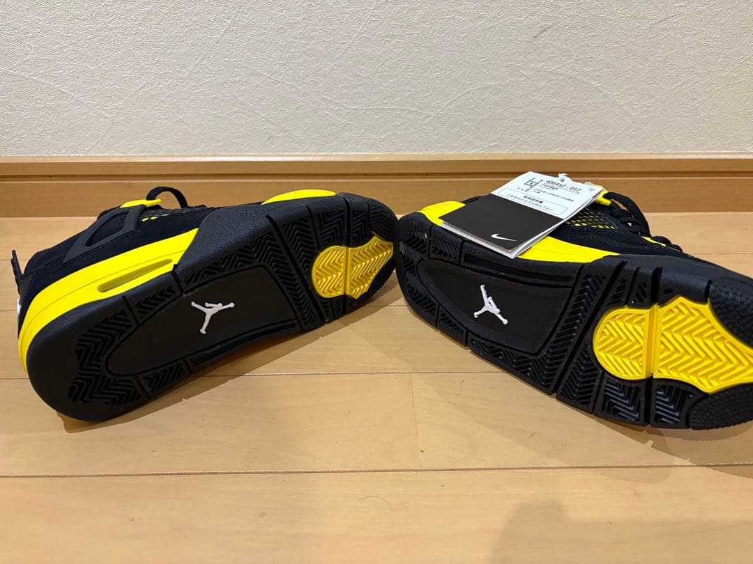 ＲainyAir Jordan 4 Retro \"Thunder２３センチ