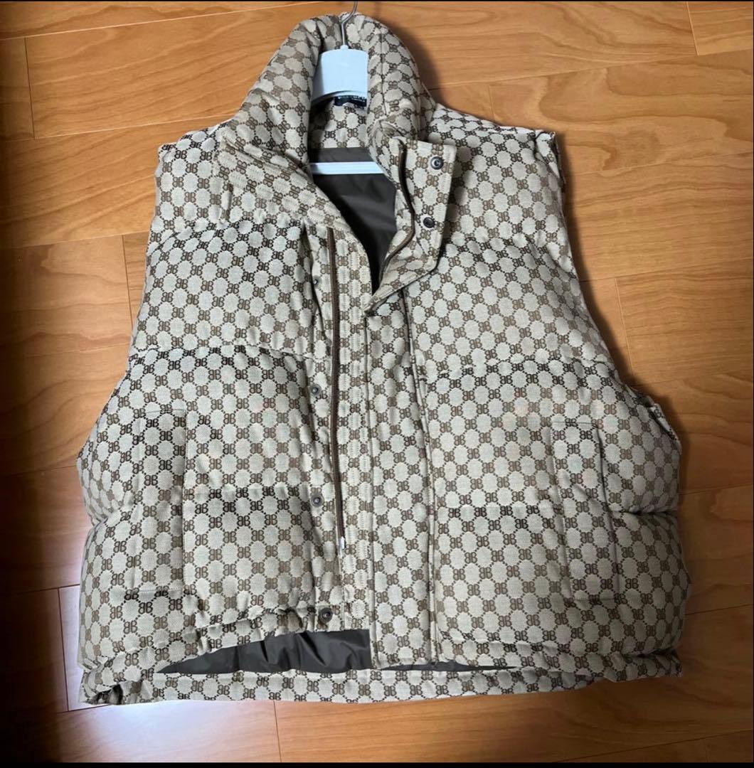 グッチ　　バレンシアガ　　BBダウンベスト　46