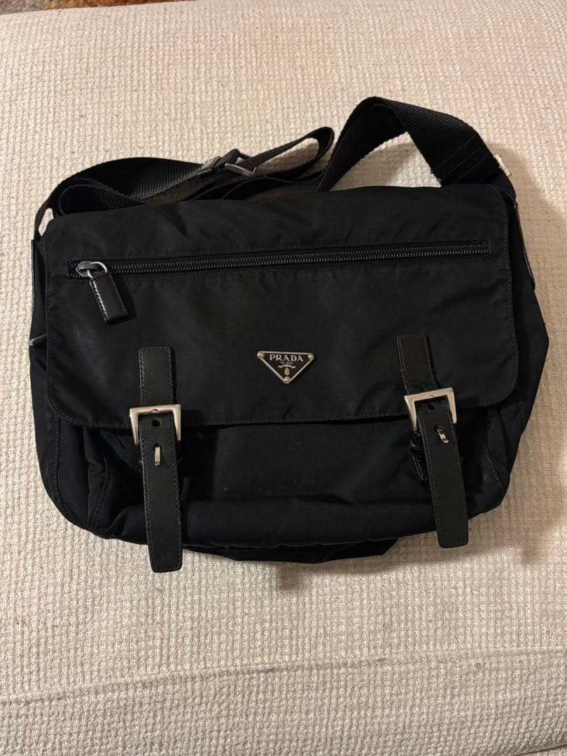 PRADA ブラック メッセンジャーバック ショルダーバッグ
