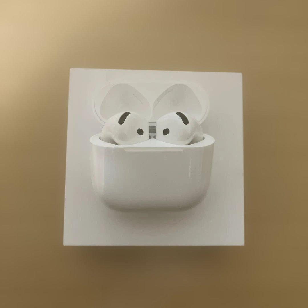 ノイズキャンセリング搭載AirPods4本体iFace clearケース付き