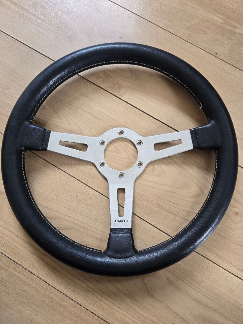 ABARTH 旧車ステアリング 本体　イタリア製