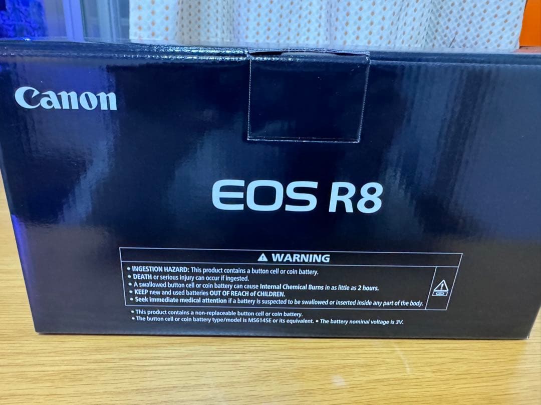 Canon EOS R8 ミラーレスカメラ 本体と付属品