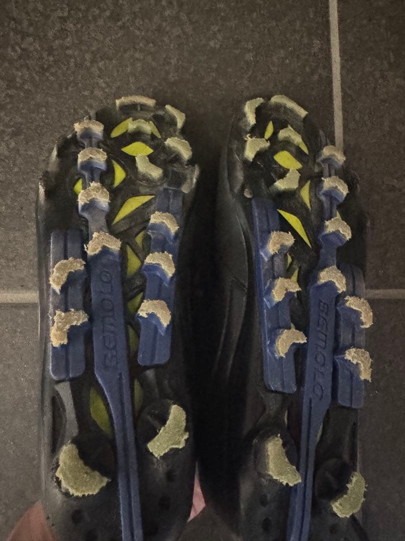 BEMOLO スパイク　ブラック/ホワイト