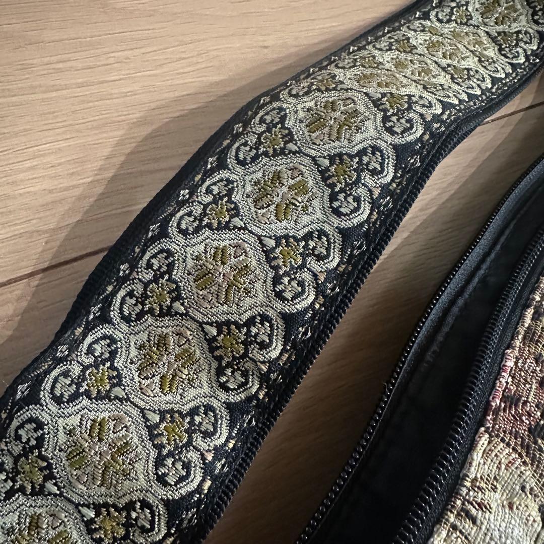 アールディーズ　ショルダーバッグ　バナナショルダー　花柄