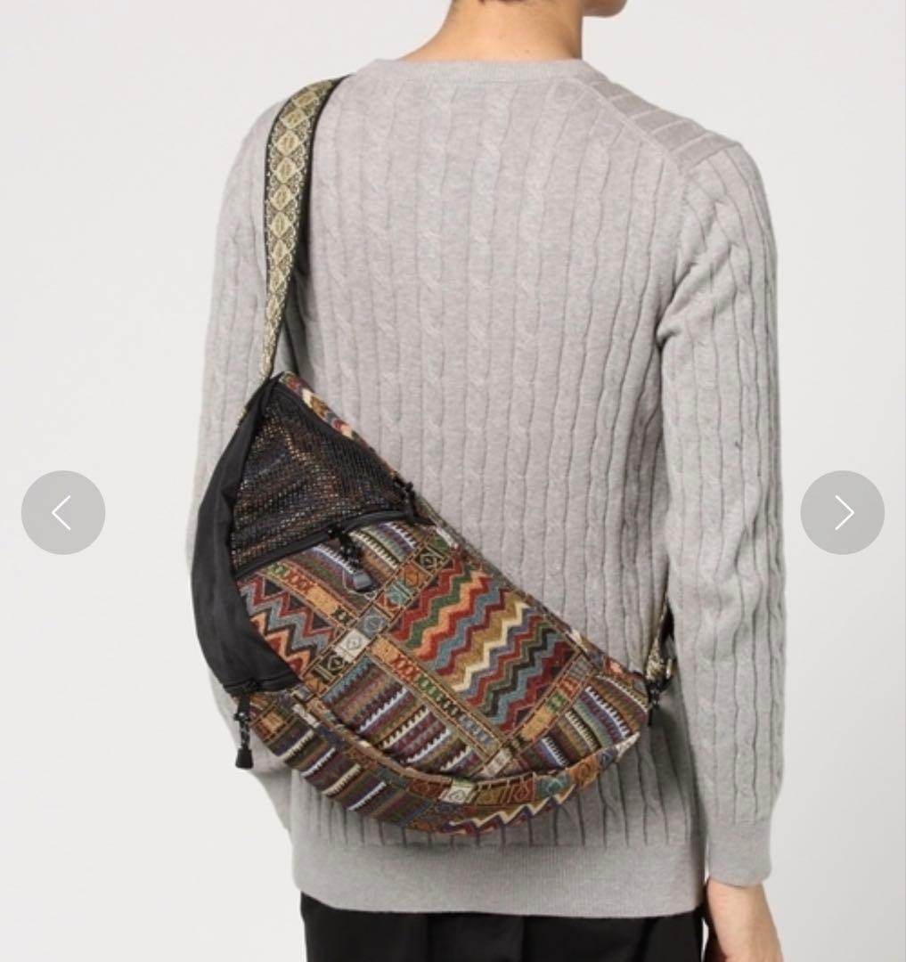 アールディーズ　ショルダーバッグ　バナナショルダー　花柄