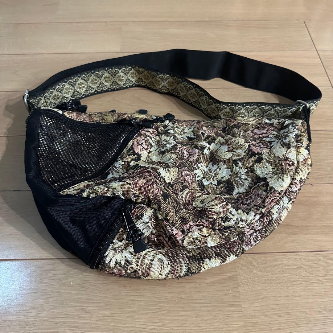 アールディーズ　ショルダーバッグ　バナナショルダー　花柄