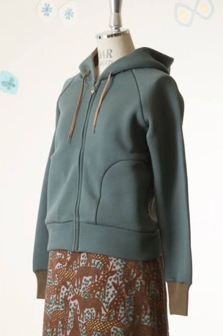 ミナペルホネン パーカー　slappe