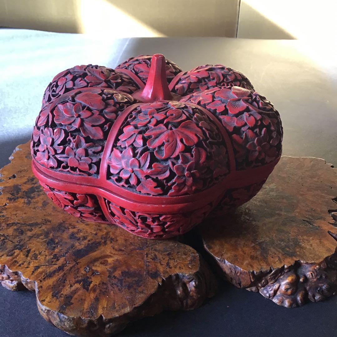 ￼堆朱　南瓜形　蓋物