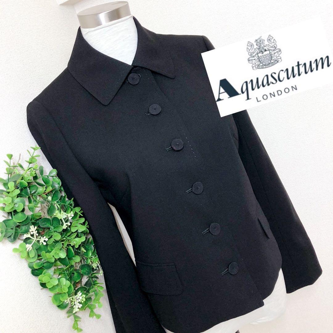 アクアスキュータムの上品な襟付きウールジャケット黒ブラック