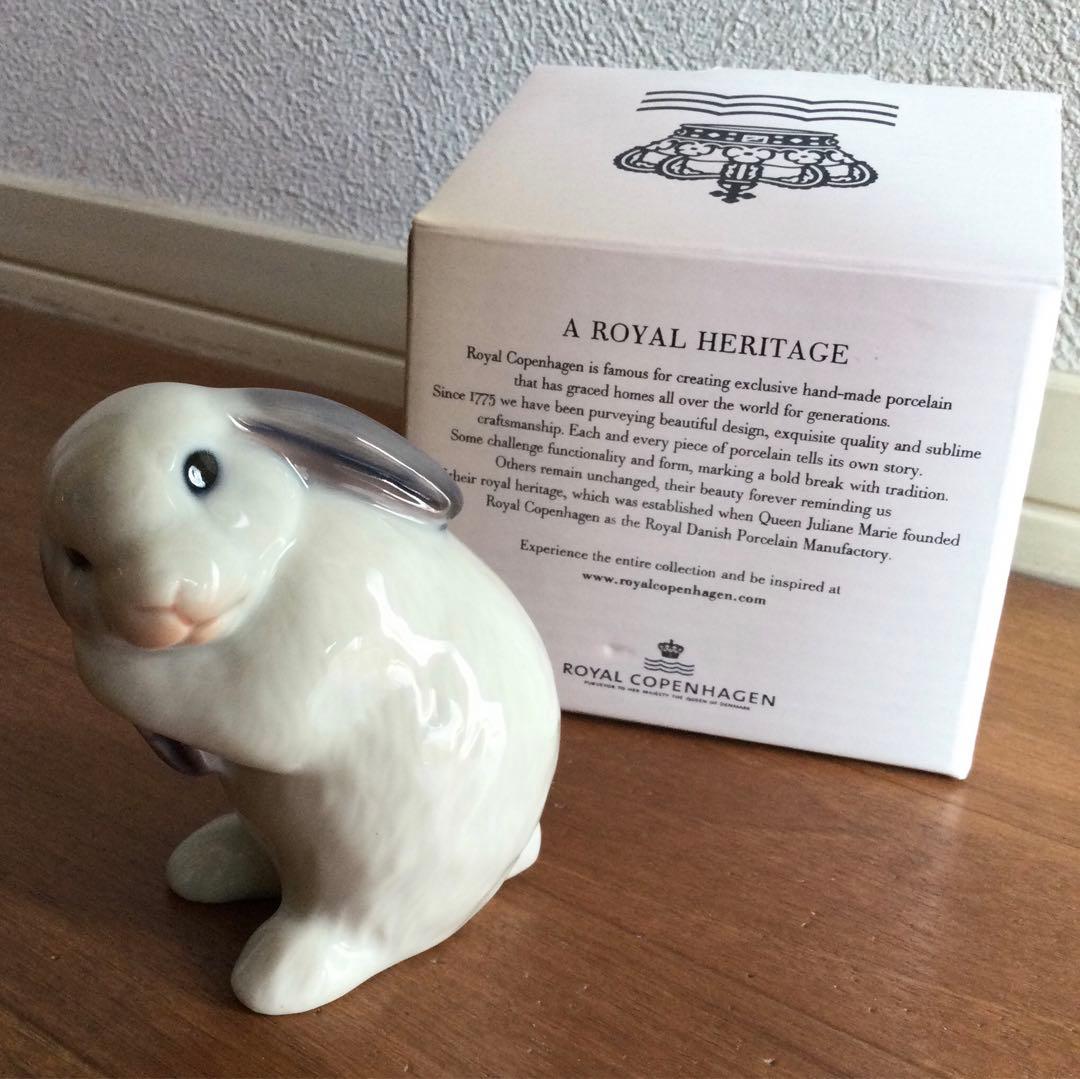   うさぎの置物　イヤーフィギュリン　2018