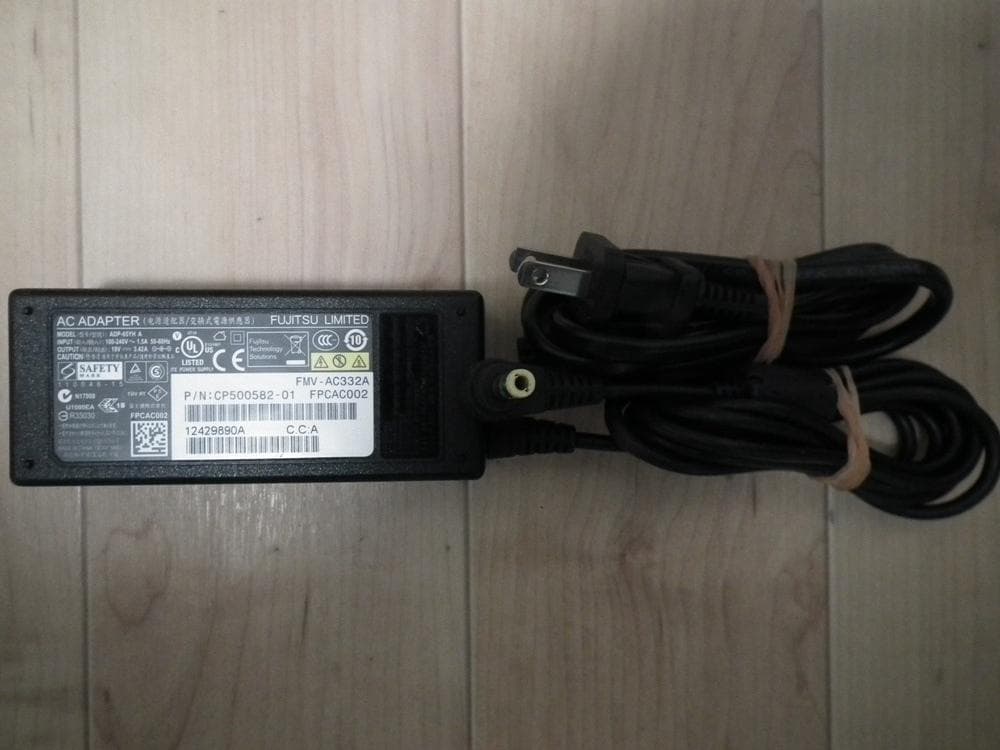 富士通 ノートパソコン LIFEBOOK SH90/P/中古特価良品