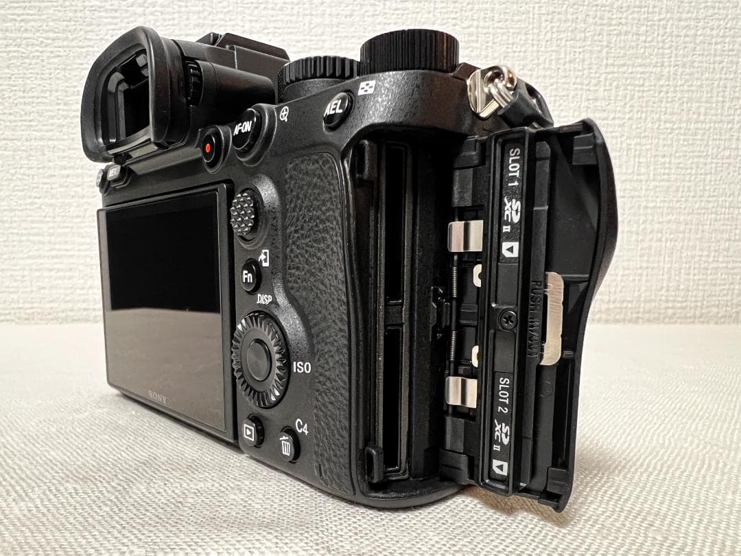 週末限定！高解像度 SONY α7RⅣ フルサイズミラーレス （6100万画素）