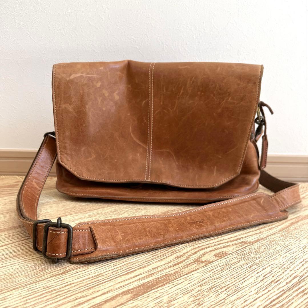 Acru アクリュ　カメラバッグ　レザー