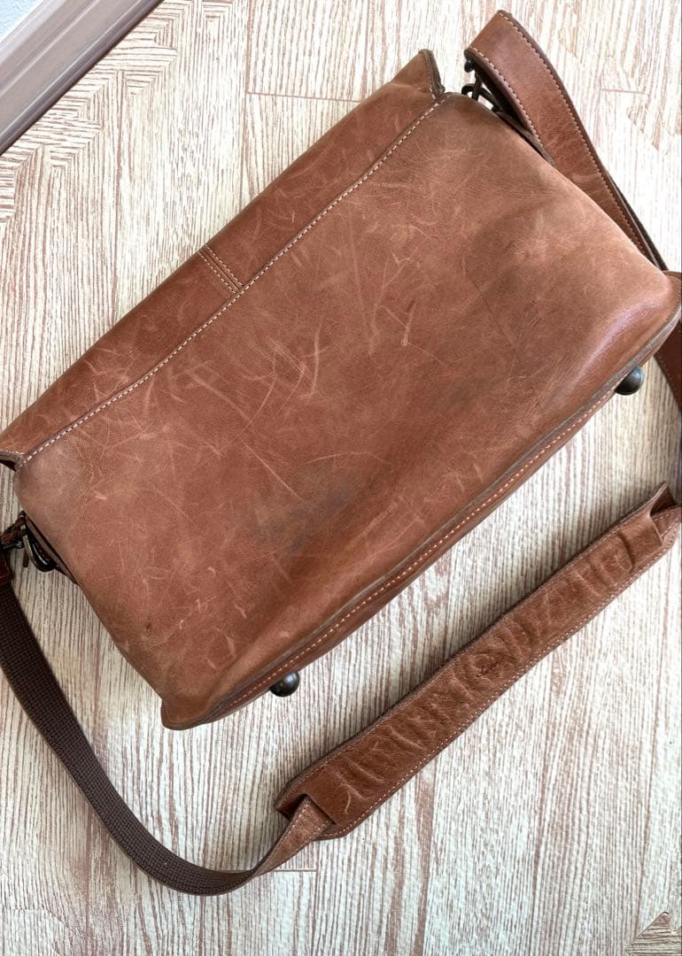 Acru アクリュ　カメラバッグ　レザー